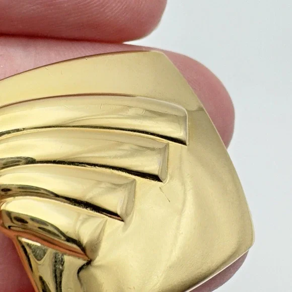 Vintage Monet Square Pierced Earrings Gold Tone Geometric Classic 80s Retro Bold - Picture 6 of 6